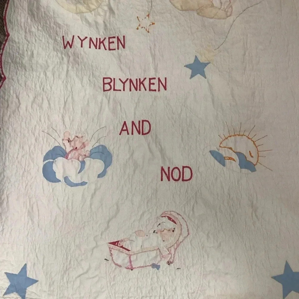 Vintage 1940s hand stitched baby blanket 45 x 60 - Picture 3 of 9